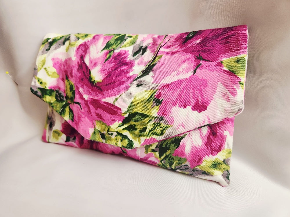 Lila Floral Clutch
